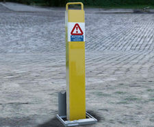 Square RetractaPost 500 - retractable parking post