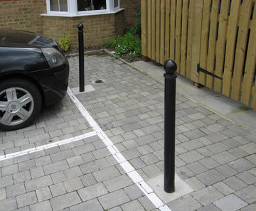 GFC2000 - steel bollard, cast iron cap, 76 dia