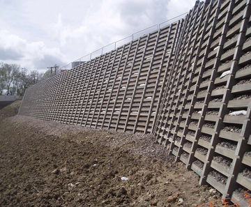 Kriblok concrete gravity retaining wall