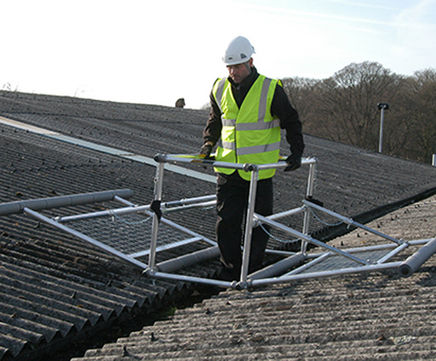 Mobile Valley Frame for fragile roof access