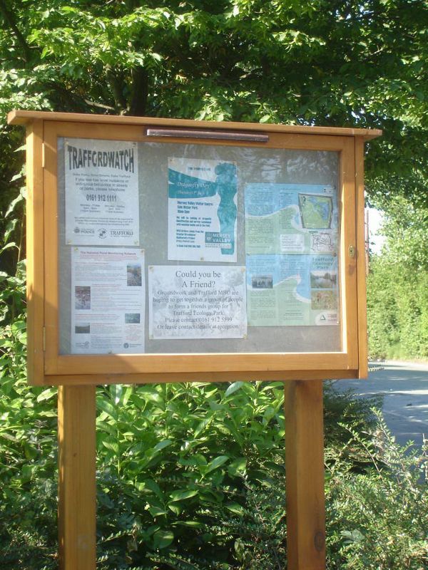 Images for Solid oak outdoor timber display cases