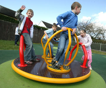 G-Force - funfair-inspired roundabout (6020-068)