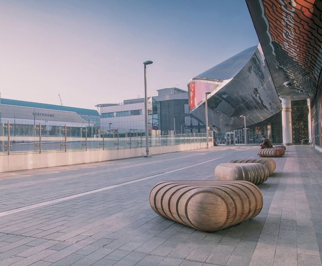 Contemporary seating - Birmingham New Street station