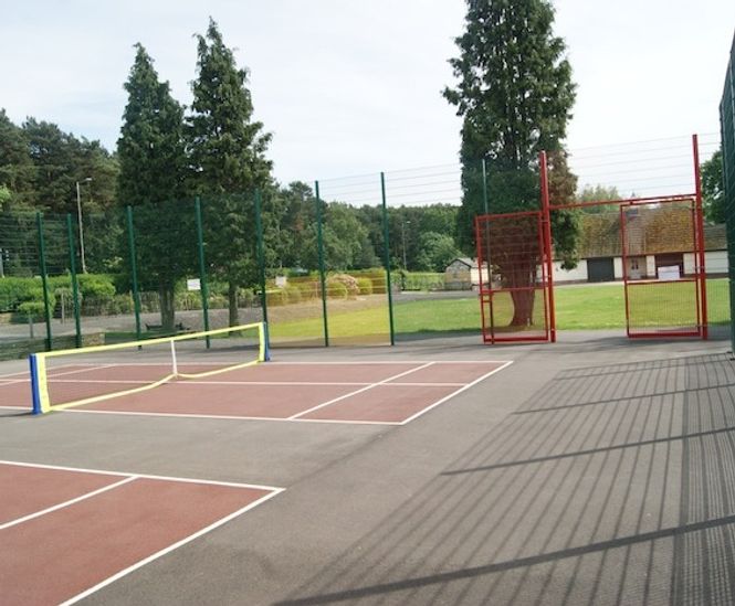 Fencing and gates for Hednesford Park tennis courts