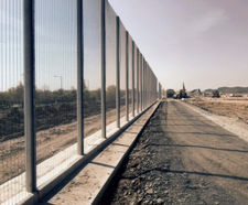 Fencing for new £250m Wrexham super prison