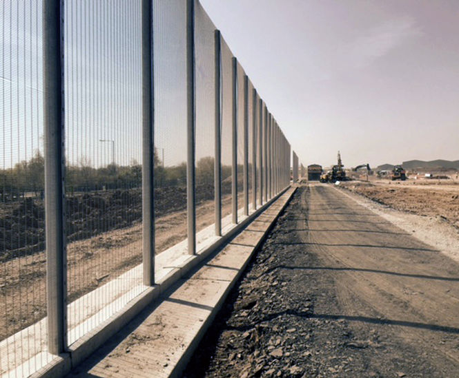 Fencing for new £250m Wrexham super prison