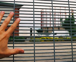 HiSec 358 - welded mesh security fencing system