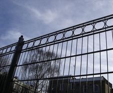 Zariba® twin wire mesh fencing with ring top design