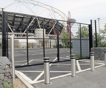 SR1 (A1) vehicle gates - security rated