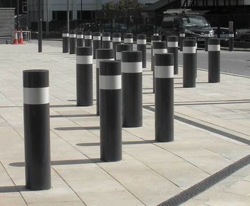 Avon Scimitar 75/30 high-security static bollard