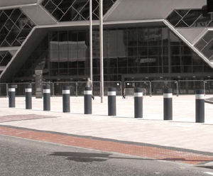 Avon Scimitar 75/50 high-security static bollard