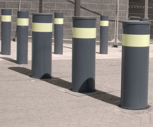SB970CR Scimitar automatic security bollard - PAS 68