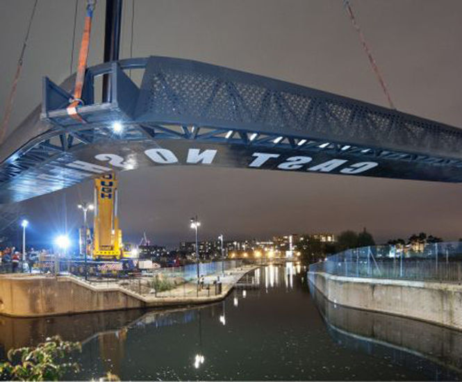 Boomerang bridge for Manchester regeneration project