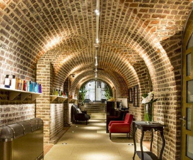 Crack injection waterproofing system for brick cellars