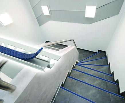 Diamondstep - non-slip aluminium stair nosing
