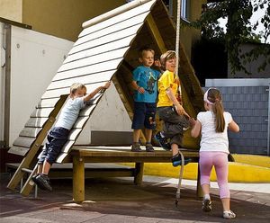 Seaside play house unit
