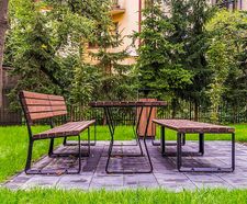 Nerium Bench - outdoor hardwood and aluminum seating for public spaces