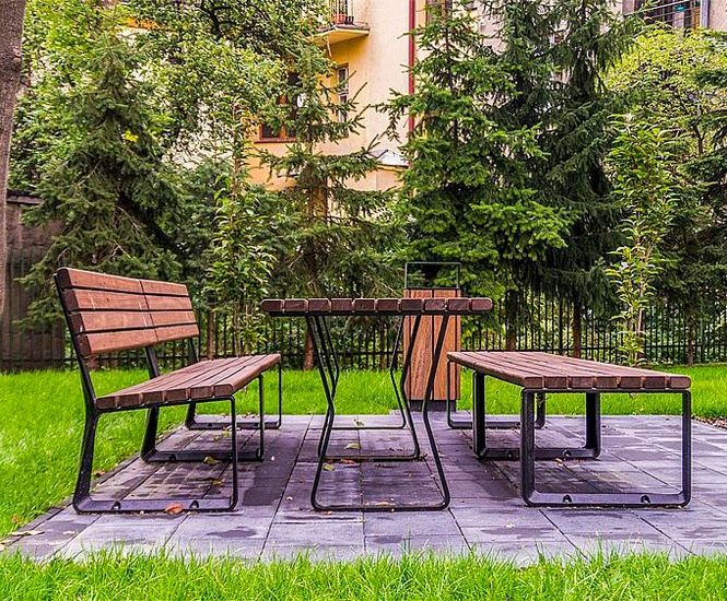 Nerium Bench - outdoor hardwood and aluminum seating for public spaces