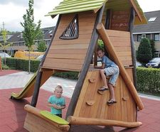 Marja Play Unit, Solo - outdoor robinia wood playground structure