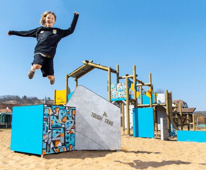 Tough Trail with parkour, freerunning and calisthenics