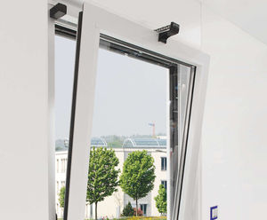 Powerchain chain drive for large and heavy windows
