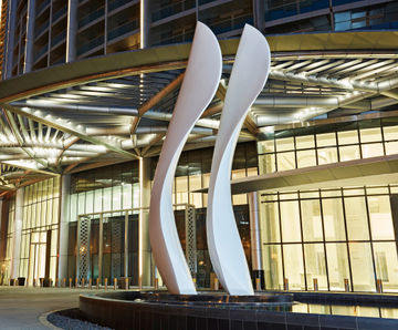 Dubai Wings sculpture welcomes visitors to hotel