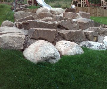 Large gritstone boulders