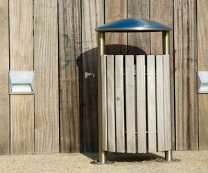 Shoreline SL054 - dome-top metal and timber circular litter bin (120L)