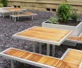 Campus aluminium-framed picnic table with timber slats