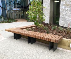 Exeter EX005 bench