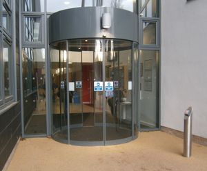 Sustainable sliding entrance for students