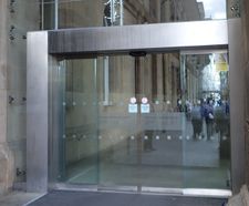 Automatic sliding door system, Newcastle Central station