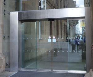 Automatic sliding door system, Newcastle Central station