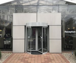 TORMAX revolving door provides access for top hotel
