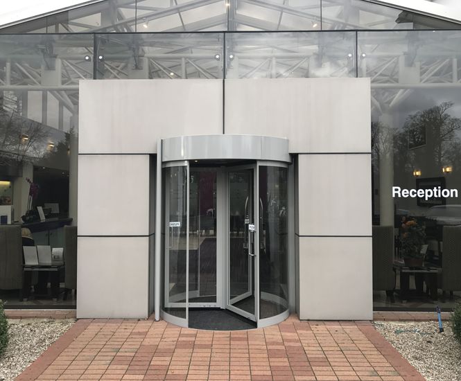TORMAX revolving door provides access for top hotel
