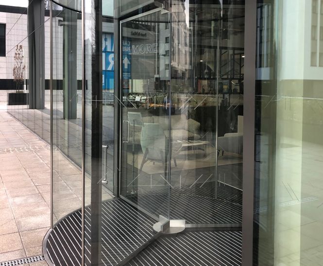 Minimalist door access for city office 