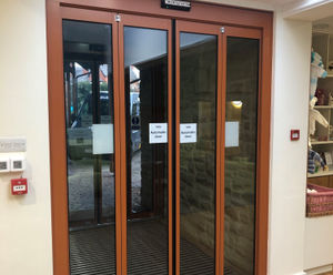 Compact automatic entrance for hospice refurbishment 