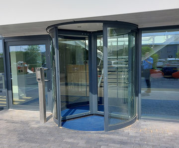 Contemporary access for flexible work space - York