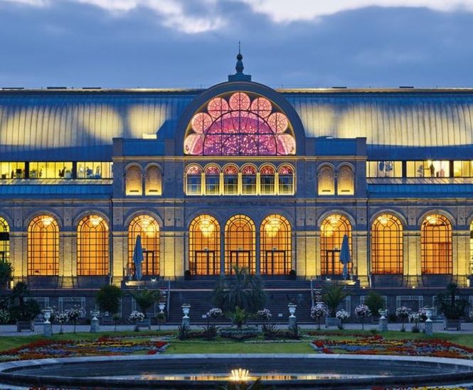 Oversized zinc domed roof for historical building