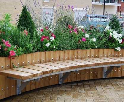 Swithland planter with timber bench