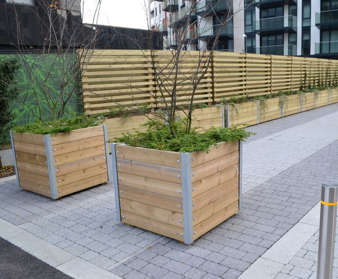 Mews budget FSC timber planters