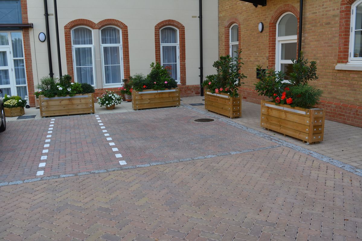 Images for Long barrier planters