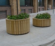 Diplomat circular planter