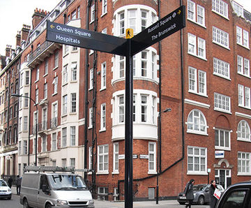 Legible London wayfinding fingerpost