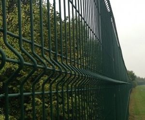 Lochrin WaveGUARD - profiled steel mesh security fence for site boundaries