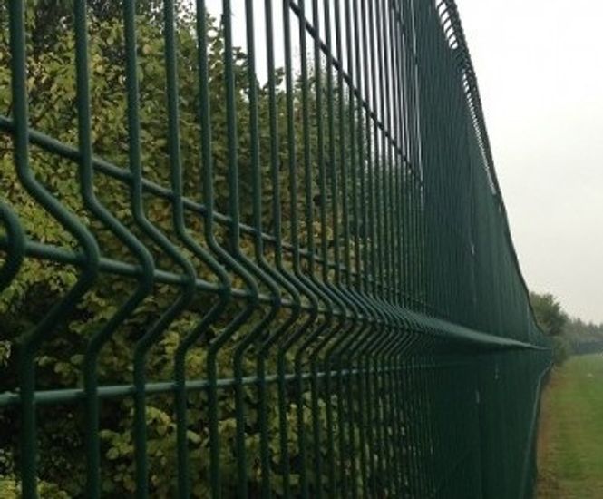 Lochrin WaveGUARD - profiled steel mesh security fence for site boundaries