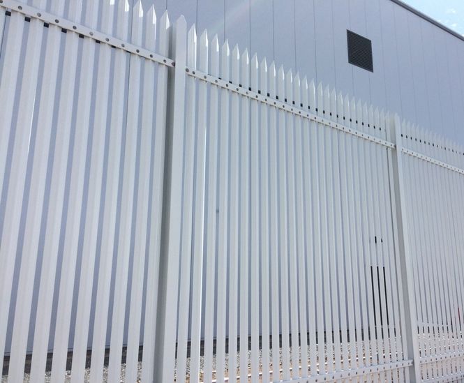 Introducing Lochrin Combi™ SL2 SR2 Specification fencing