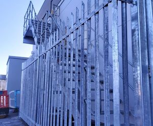 Combi™ SR1 high-security palisade fencing for hospital