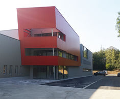 Flexible, energy-efficient heating system - fire station