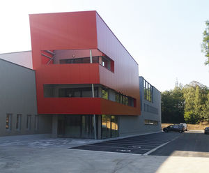 Flexible, energy-efficient heating system - fire station